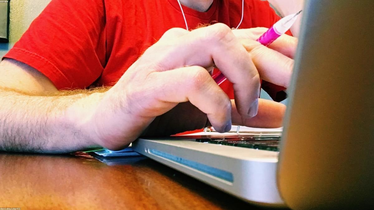 Illustration de l'article : 8 conseils pratiques pour apprendre l'anglais en ligne efficacement