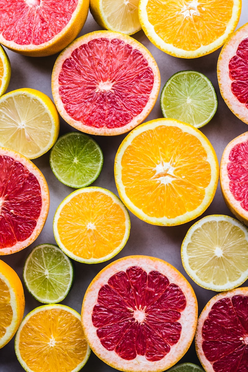 Mangues et fruits tropicaux colorés — apprendre le vocabulaire des fruits exotiques en anglais