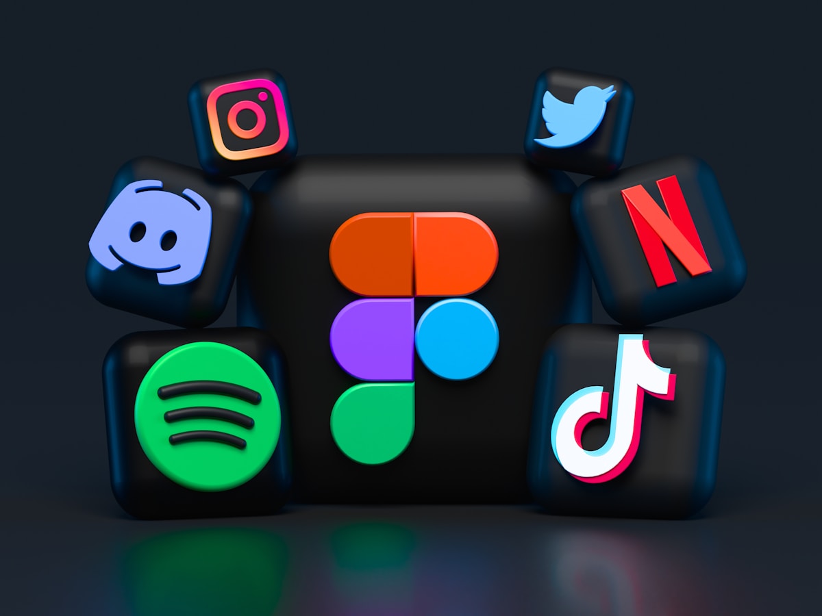 Illustration de l'article : Réseaux sociaux en anglais : vocabulaire Instagram, TikTok, LinkedIn